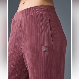 High waist micro plisse straight leg pant